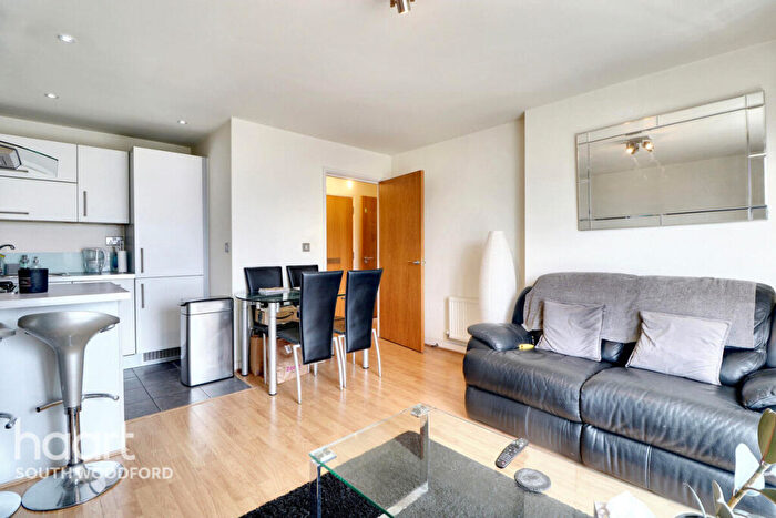 1 Bedroom Flat To Rent In Queen Mary Avenue, London, E18