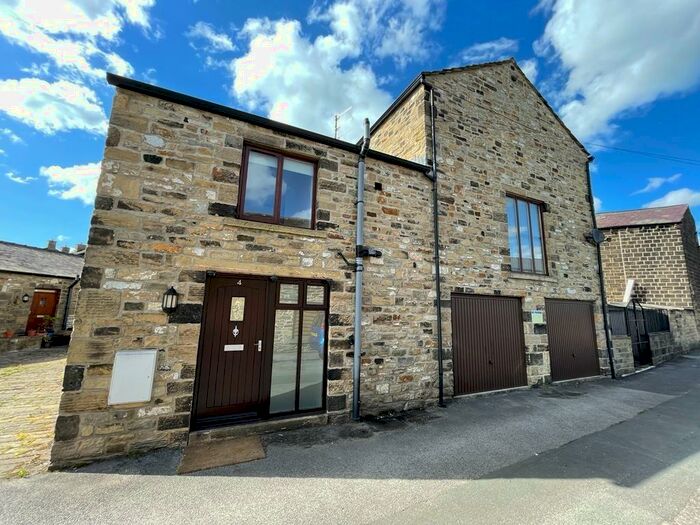 2 Bedroom Town House To Rent In Elliott Court, Silsden, BD20