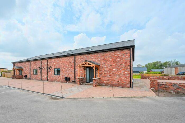 4 Bedroom Barn Conversion For Sale In Broad Lane, Aughton, L39