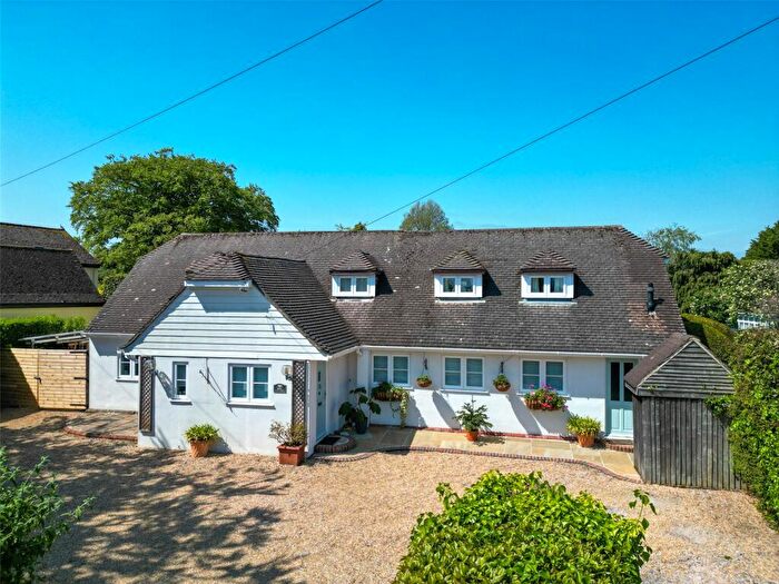 4 Bedroom Bungalow For Sale In School Lane, Hamble, Southampton, Hampshire, SO31
