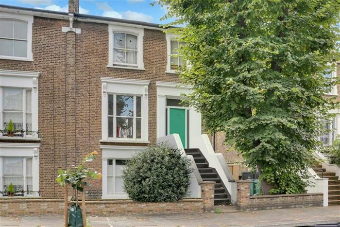 1 Bedroom Flat To Rent In Lawford Road, Kentish Town, NW5