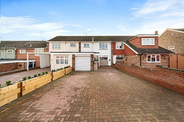 3 Bedroom Terraced House For Sale In Beacon Drive, Bean, Dartford, Kent, DA2