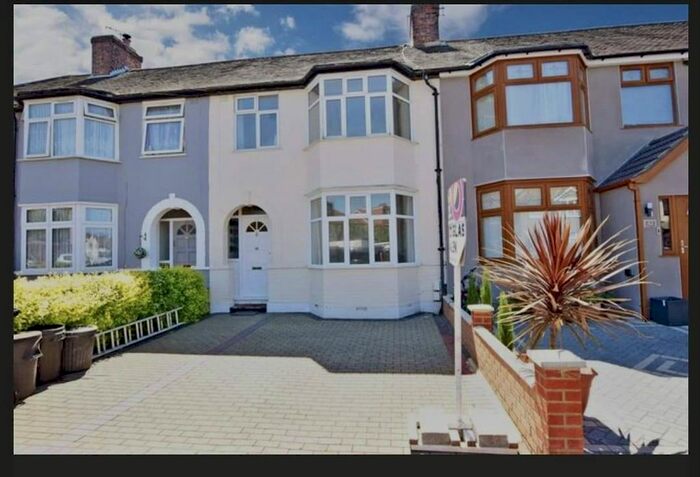 4 Bedroom Terraced House To Rent In Hickman Road, Chadwell Heath, Romford, RM6