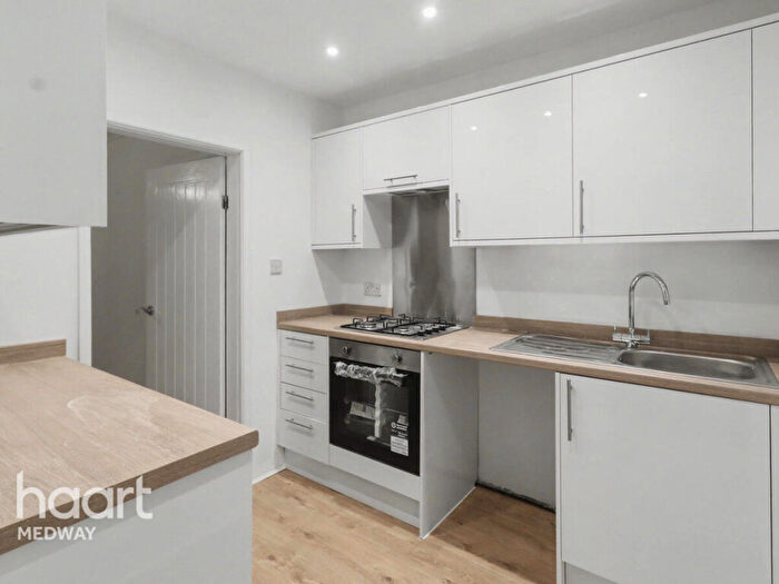 3 Bedroom Terraced House To Rent In Cornwallis Avenue, Gillingham, ME7