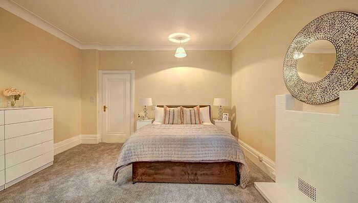 2 Bedroom Apartment To Rent In Park Road, St Johns Wood, NW8