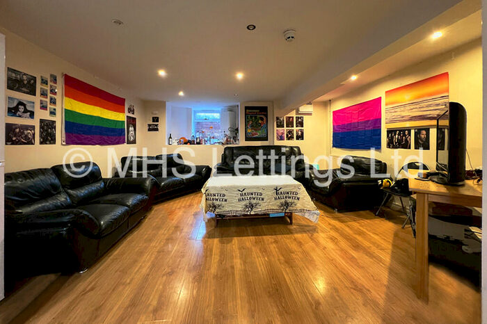 8 Bedroom Terraced House To Rent In Clarendon Road, Leeds, LS2
