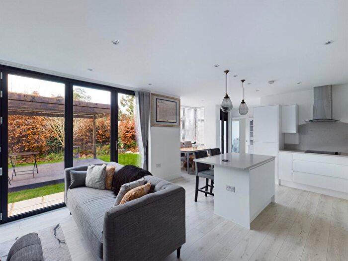 2 Bedroom Bungalow For Sale In Addlestone, Surrey, KT15