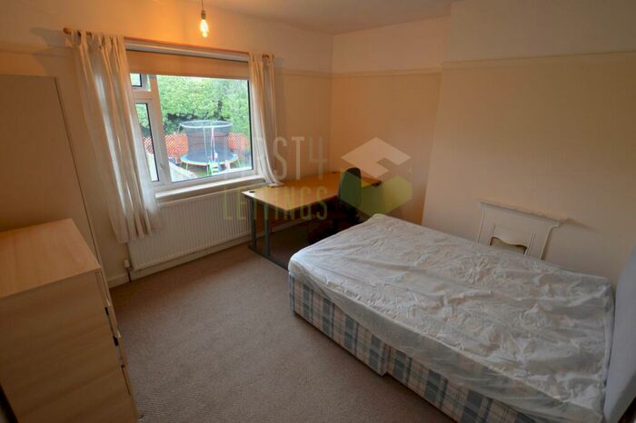 2 Bedroom Semi-Detached House To Rent In Keble Road, Clarendon Park, LE2