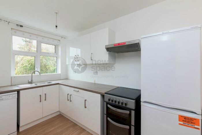 3 Bedroom Flat To Rent In Manor Road, Grange Hill, Chigwell, IG7