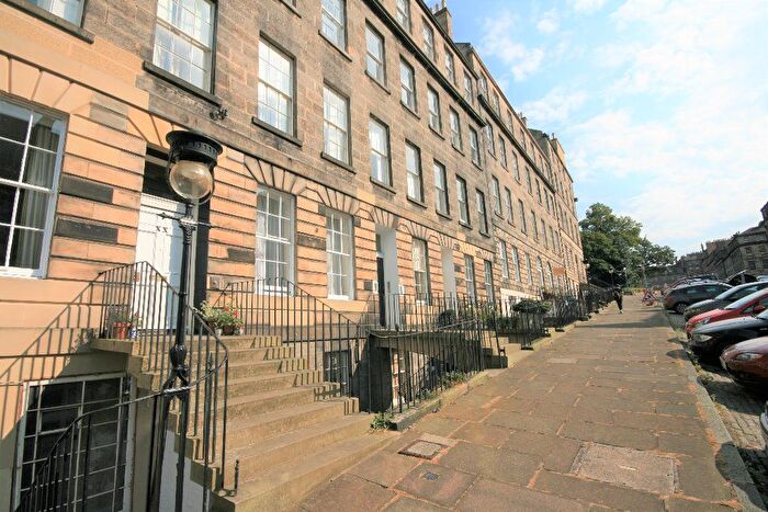 2 Bedroom Flat To Rent In Dundonald Street, New Town, Edinburgh, EH3