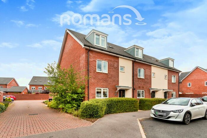 3 Bedroom Semi-Detached House To Rent In The Coach Road, Basingstoke, RG23