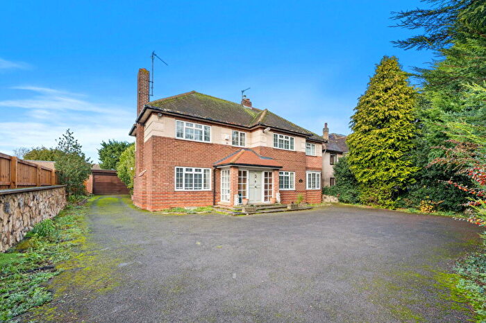 4 Bedroom Detached House For Sale In Northampton Road, Kettering, NN15
