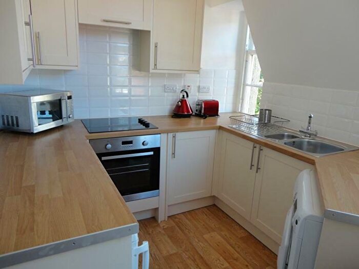 1 Bedroom Flat To Rent In Heriot Bridge, Central, Edinburgh, EH1