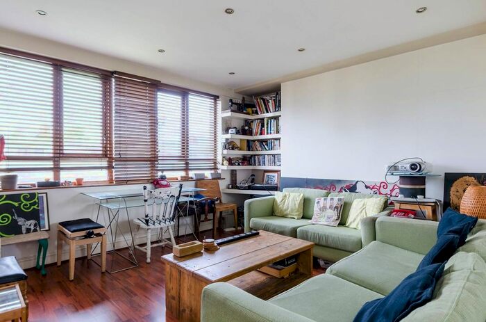 3 Bedroom Flat To Rent In Cromer Street, Bloomsbury, London, WC1H