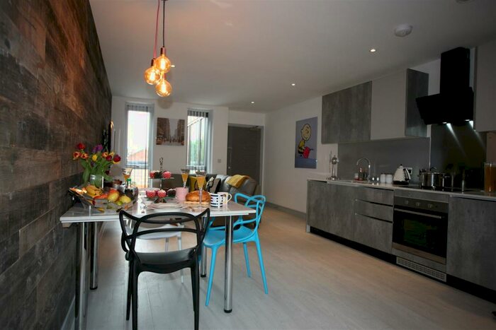 3 Bedroom Flat To Rent In Flat Elliott Apartments, Selly Hill Road, Birmingham, B29