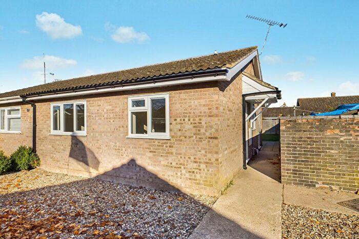 2 Bedroom Semi-Detached Bungalow To Rent In Carnation Way, Red Lodge, IP28
