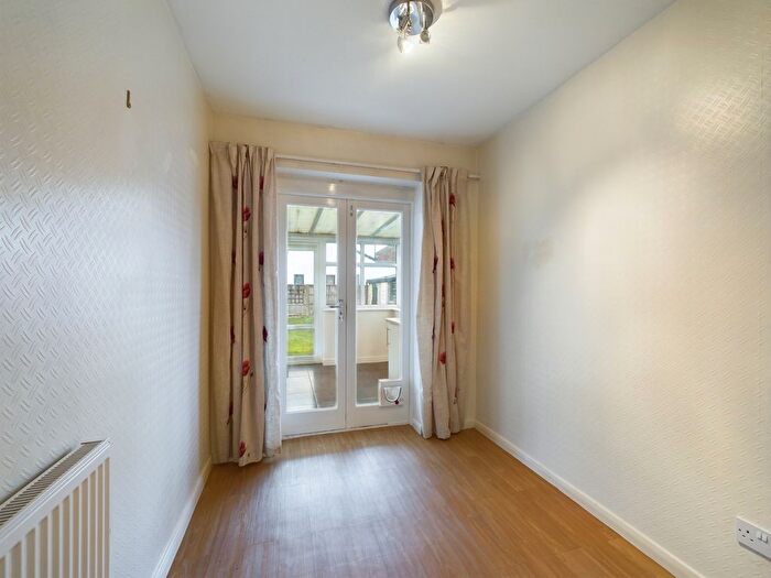 2 Bedroom Bungalow To Rent In Meadowbrook Road, Ashford, TN24