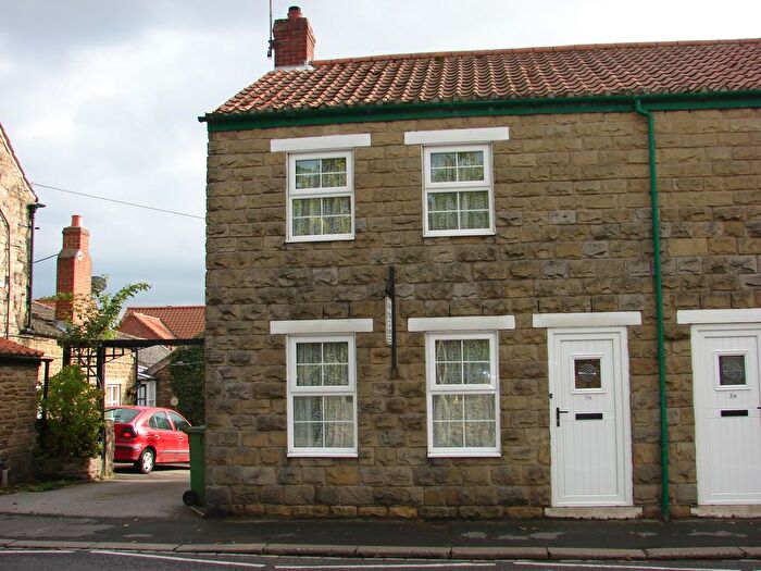 2 Bedroom End Terrace House To Rent In Main Street, Scarborough, YO13