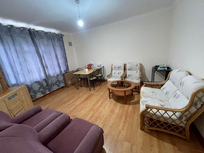 1 Bedroom Flat To Rent In Village Way East, Harrow, Greater London, HA2