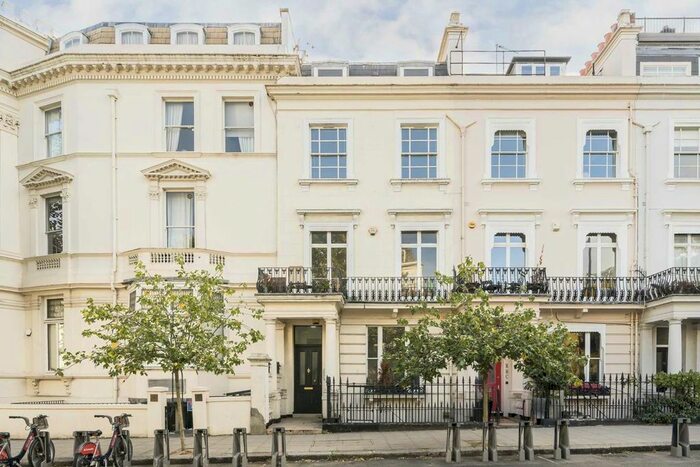 2 Bedroom Flat To Rent In Pembridge Villas, London, W11