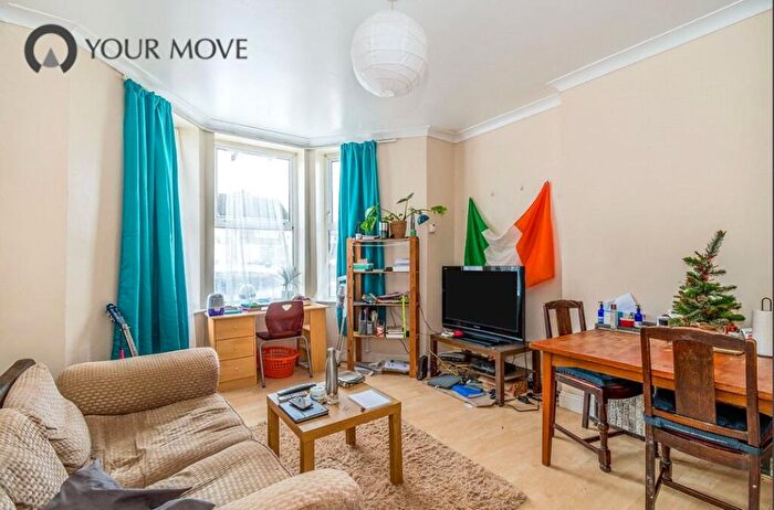 1 Bedroom Flat To Rent In Portswood Road, Southampton, Hampshire, SO17