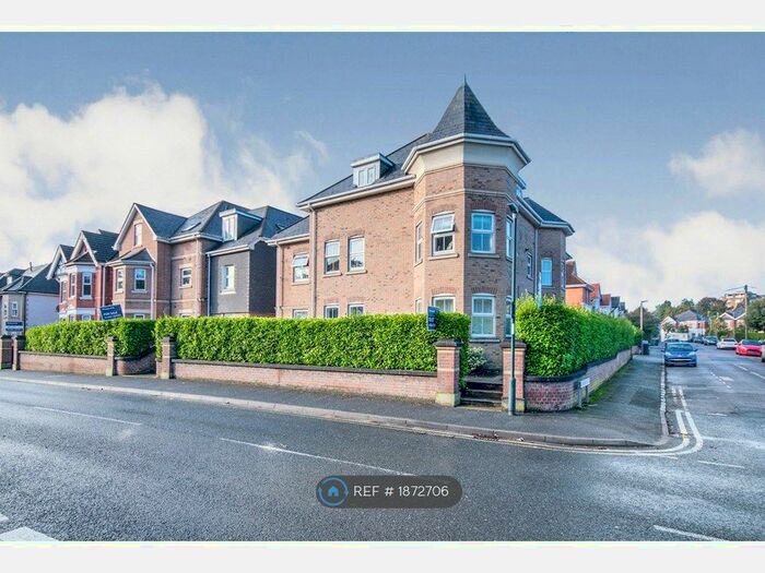 2 Bedroom Flat To Rent In Alumhurst Road, Bournemouth, BH4