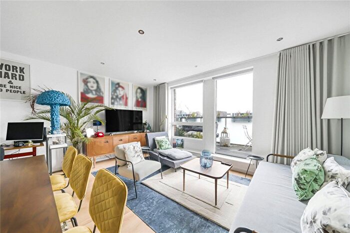 2 Bedroom Flat For Sale In Matcham Court, London, N8
