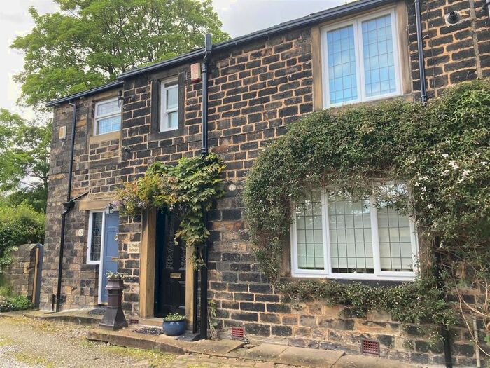 3 Bedroom Terraced House To Rent In St. Marks Place, Low Moor, Bradford, BD12
