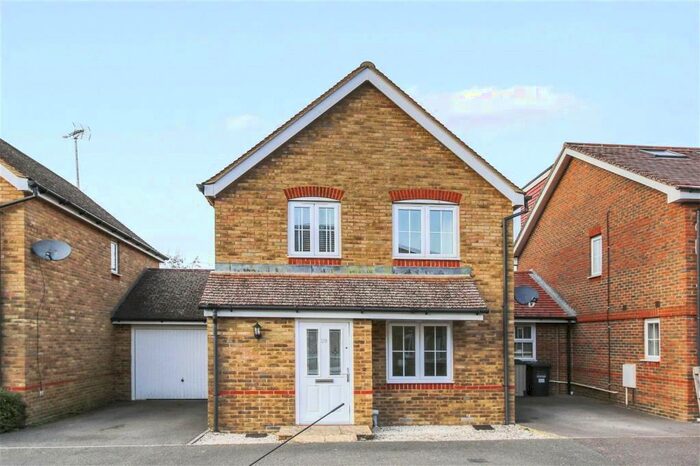 3 Bedroom Link Detached House To Rent In Chestnut Drive, Hassocks, West Sussex, BN6