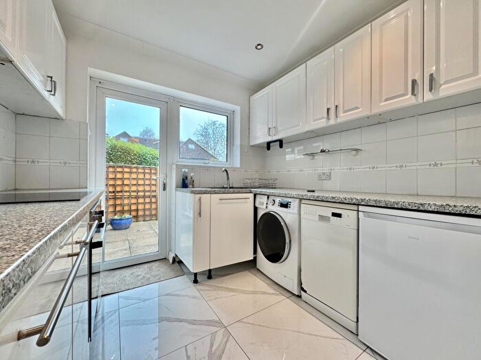 3 Bedroom Detached House To Rent In Harvey Lane, Norwich, NR7