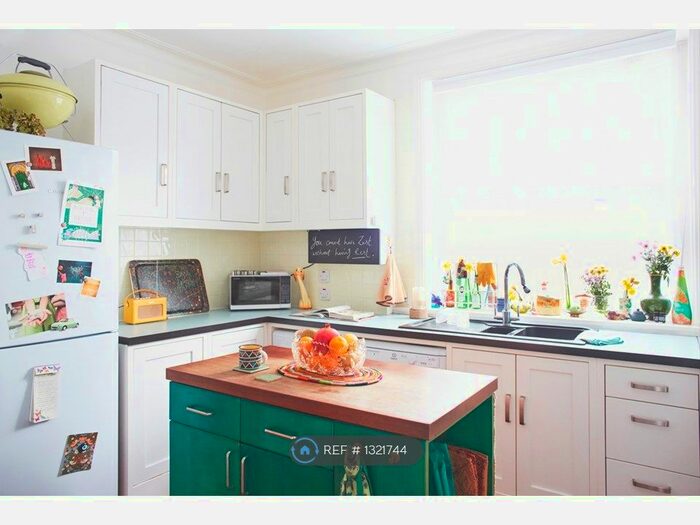 2 Bedroom Flat To Rent In Seymour Villas, Anerley, SE20