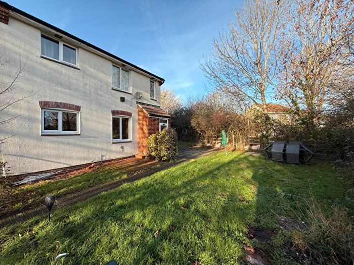 1 Bedroom Flat To Rent In Buckleaze Close, Trowbridge, Wiltshire, BA14