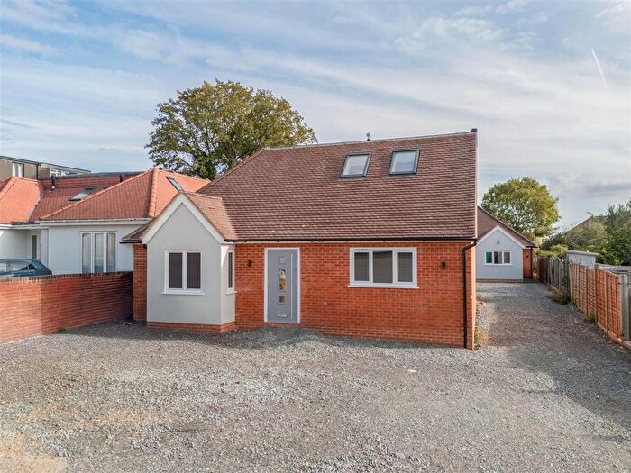 3 Bedroom Property For Sale In Peachtree Close, Ilford, IG6