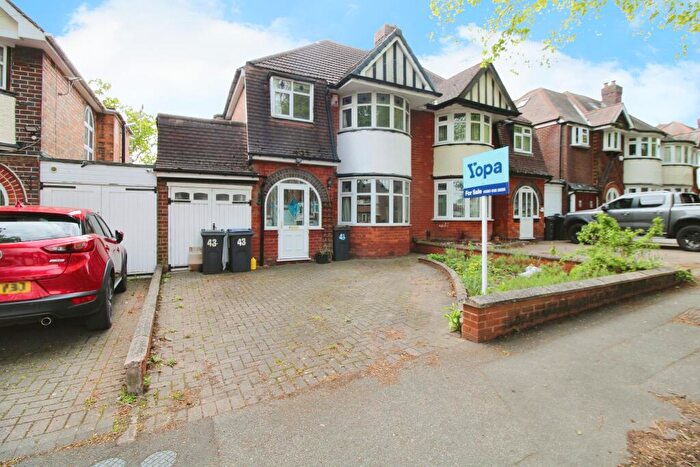 3 Bedroom Semi-Detached House For Sale In Berkswell Road, Birmingham, B24