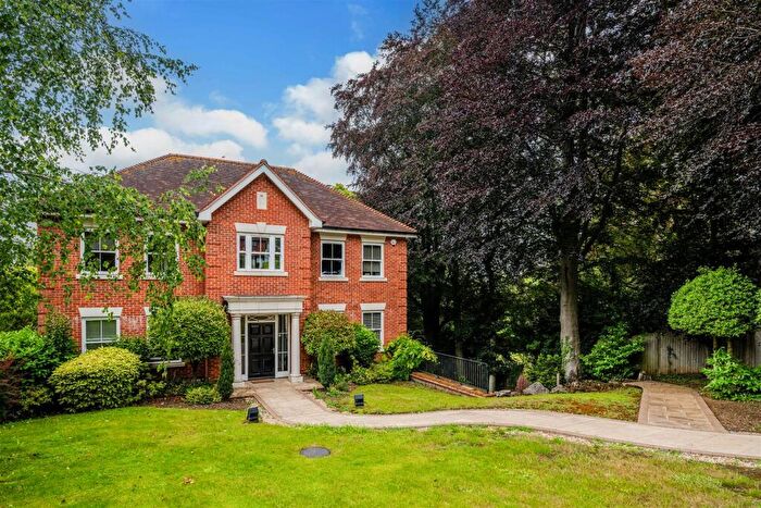 5 Bedroom House For Sale In Walpole Avenue, Chipstead, CR5