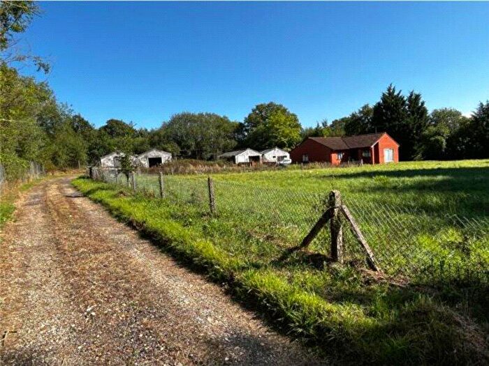 2 Bedroom Bungalow For Sale In Woodfield Lane, Hatfield, AL9