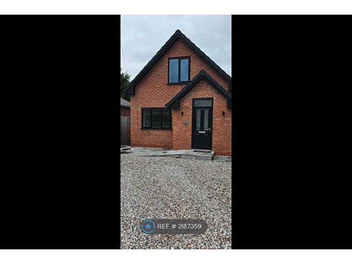 3 Bedroom Bungalow To Rent In Thornley Lane South, Tameside, SK5