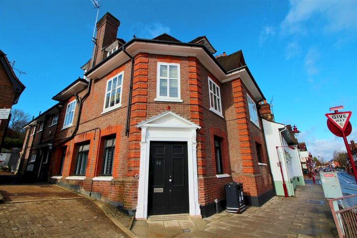2 Bedroom Flat To Rent In Watling Street, Radlett, WD7
