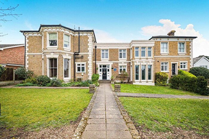 2 Bedroom Flat For Sale In Westerham Road, Keston, BR2