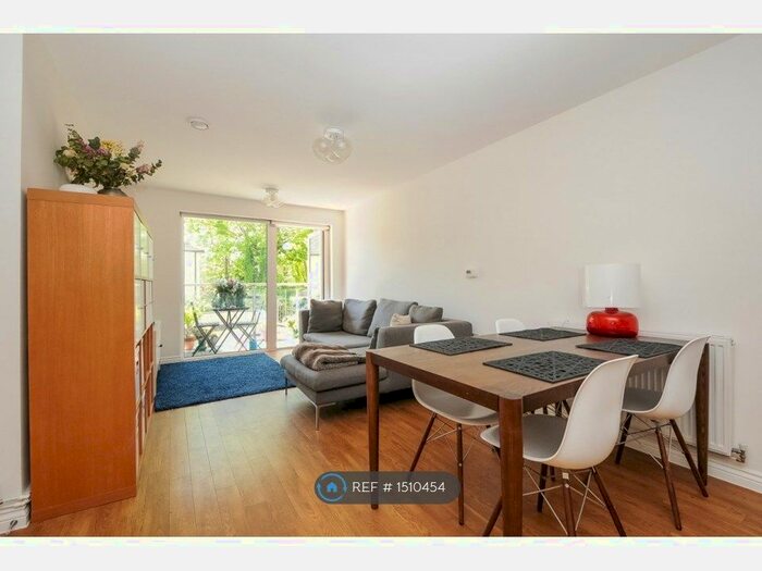 2 Bedroom Flat To Rent In Iconia House, Bromley, BR2