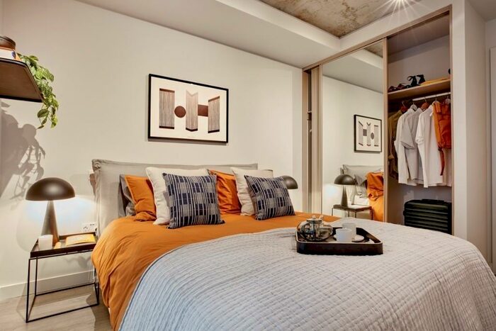 2 Bedroom Apartment To Rent In Wharf Approach, Leeds, West Yorkshire, LS1