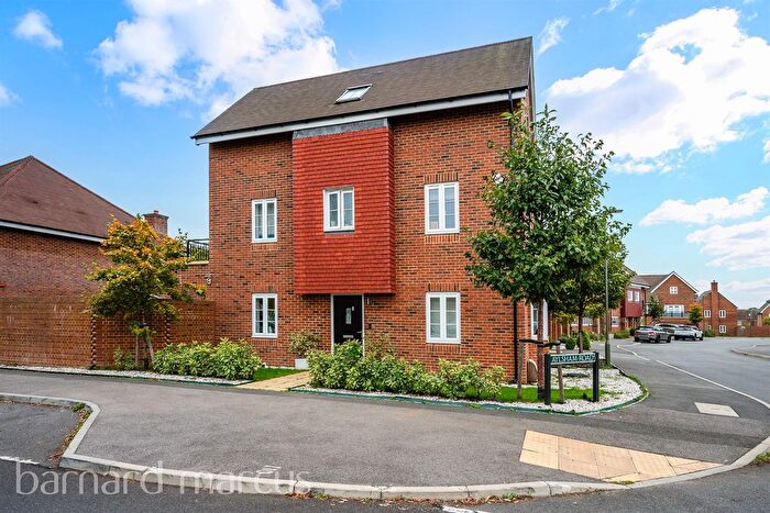 4 Bedroom Semi-detached House For Sale In Chetwode Road, Tadworth, KT20