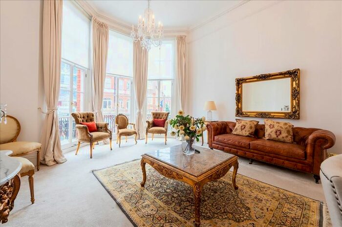 2 Bedroom Flat To Rent In Pont Street, Chelsea, London, SW1X