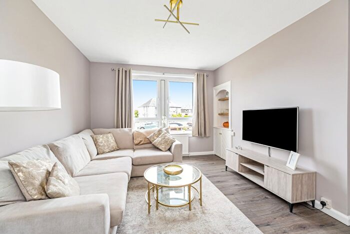 2 Bedroom Flat For Sale In Union Street, Kelty, KY4