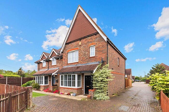 3 Bedroom Semi-Detached House For Sale In Halls Drive, Faygate, RH12