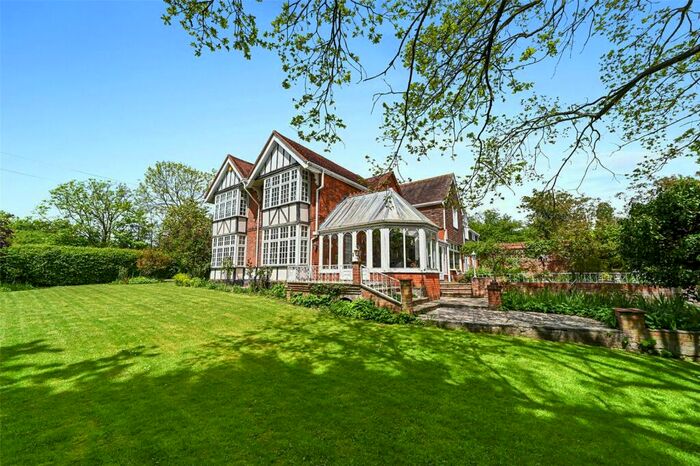 5 Bedroom Detached House For Sale In Creephedge Lane, East Hanningfield, Chelmsford, Essex, CM3