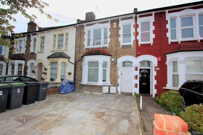 2 Bedroom Flat To Rent In Whittington Road, London, N22