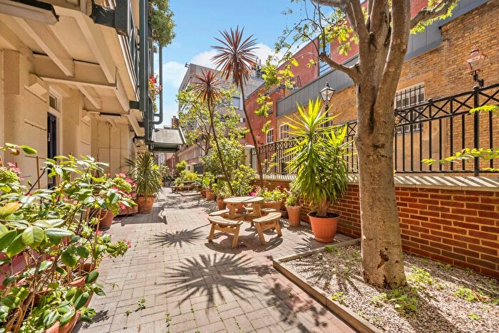 1 Bedroom Flat To Rent In Fletcher Buildings, Martlett Court, WC2B