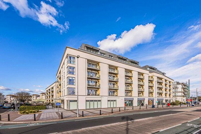 2 Bedroom Retirement Property For Sale In South Parade, Southsea, PO4