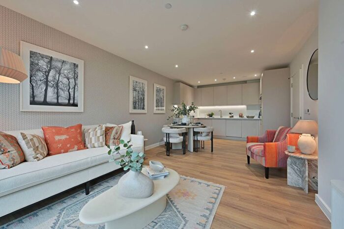 3 Bedroom Flat For Sale In Northwick Parkside, Harrow, HA1